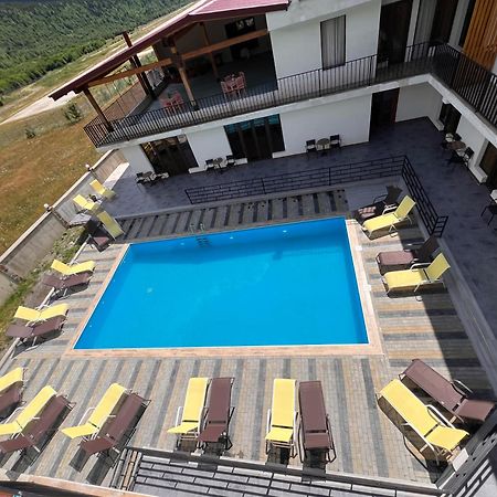 Anne'S Hotel In Mestia Zewnętrze zdjęcie