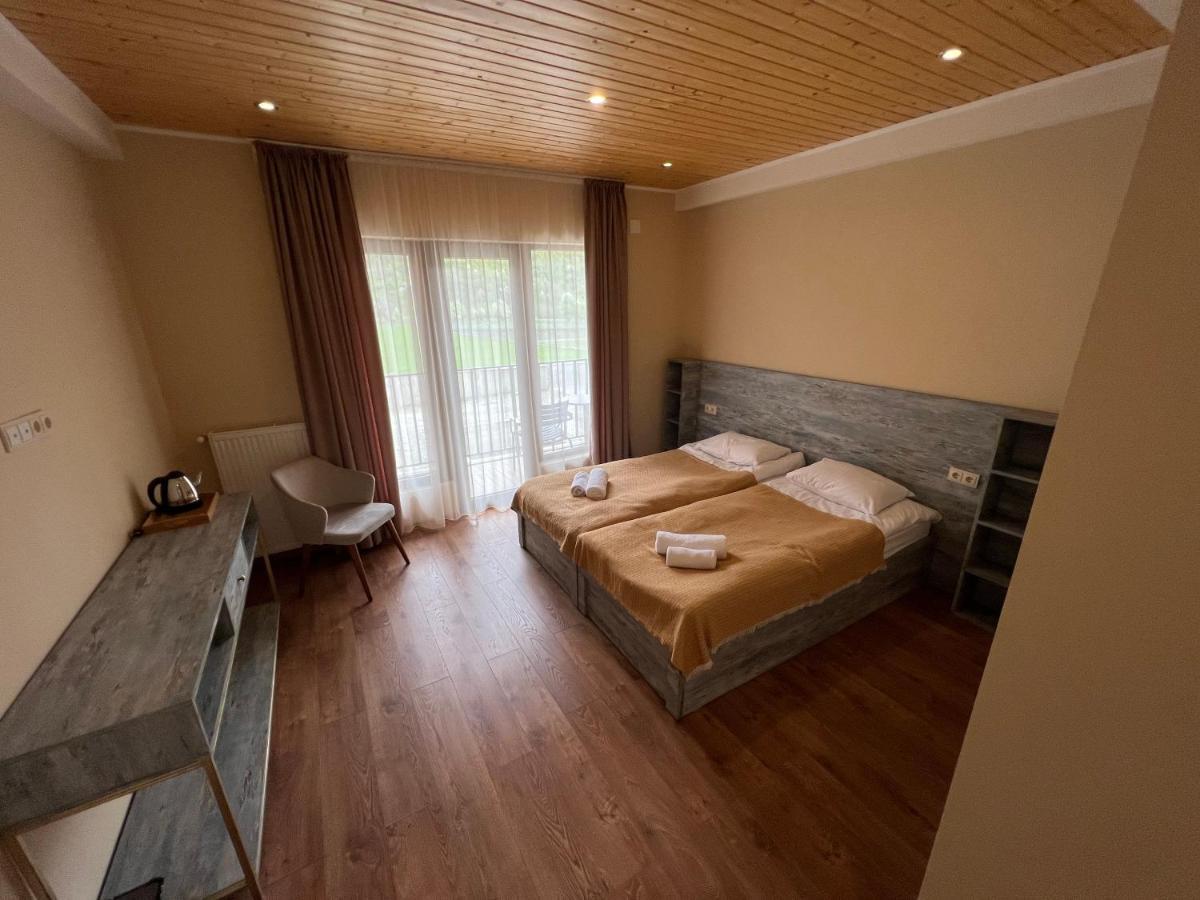Anne'S Hotel In Mestia Zewnętrze zdjęcie