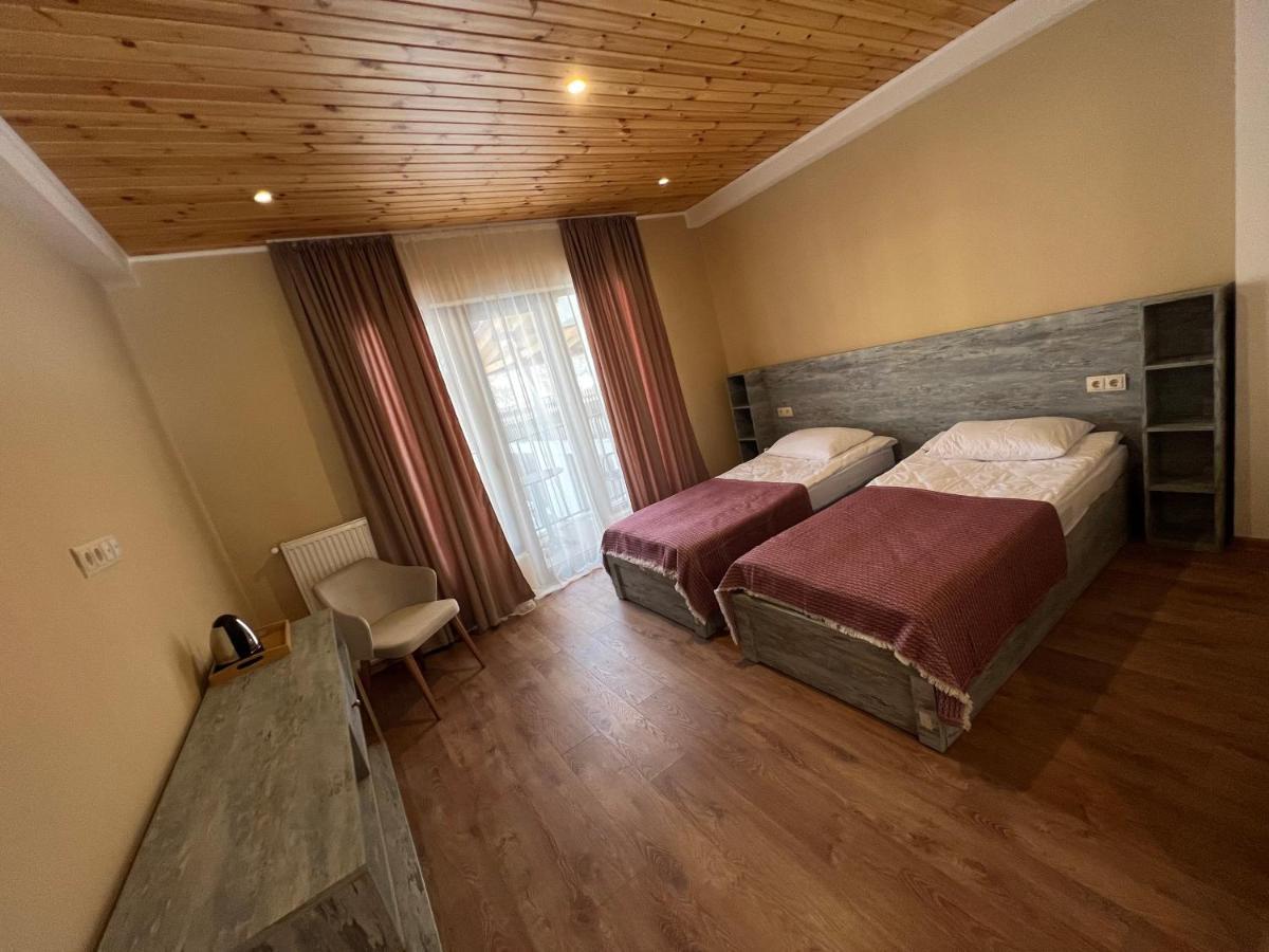 Anne'S Hotel In Mestia Zewnętrze zdjęcie